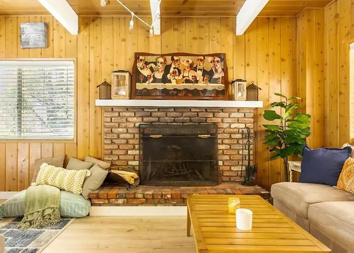 Family Lake Arrowhead Home Sleeps 12 And Gameroom