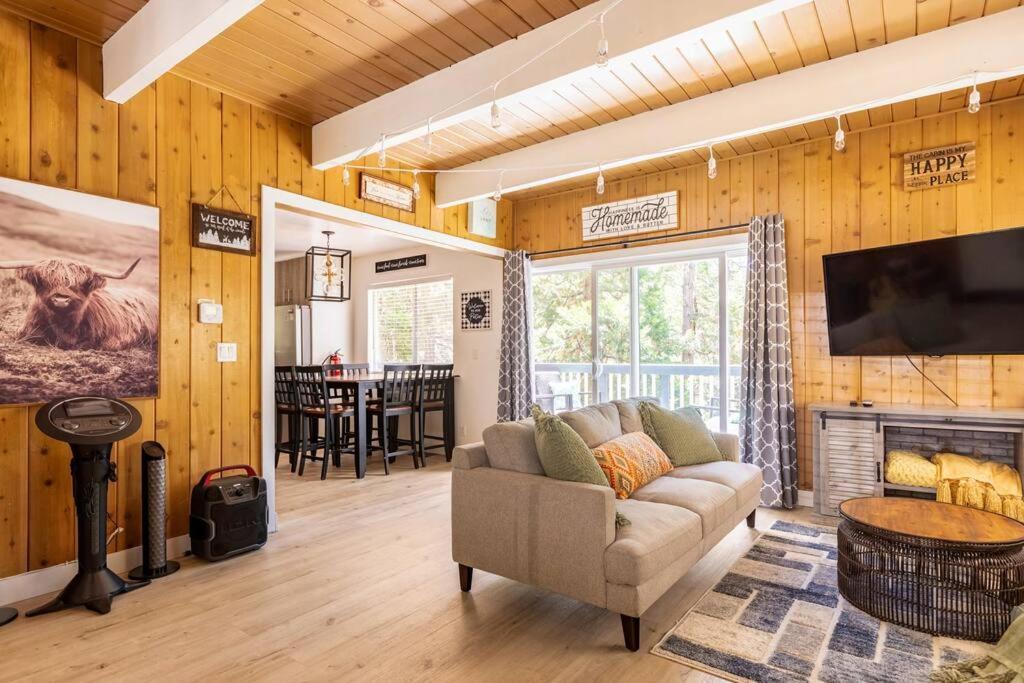 Holiday home Family Arrowhead Sleeps 12 And Gameroom Lake Arrowhead